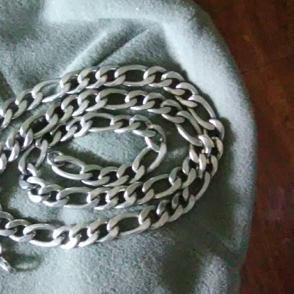 14 KT WHITE GOLD FIGARO LINK CHAIN